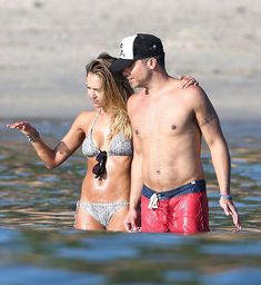 Соблазнительная Джессика Альба на пляже в Кабо-Сан-Лукас фото #6