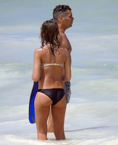 Сексапильная Джессика Альба в бикини на пляже в Мексике фото #11