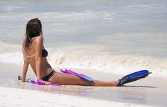 Сексапильная Джессика Альба в бикини на пляже в Мексике фото #12