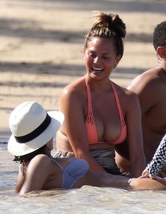 Красотка Джессика Альба отдыхает на Карибских островах фото #15