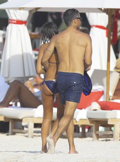 Возбуждающее тело Джессики Альба в бикини на Карибских островах фото #53