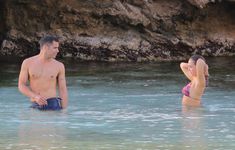 Мокрая Джессика Альба в бикини на острове Сен-Бартелеми фото #8