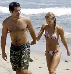 Красивая и соблазнительная Джессика Альба отдыхает на пляже в Малибу фото #5