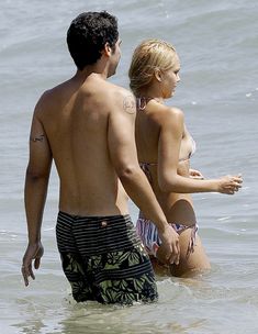 Красивая и соблазнительная Джессика Альба отдыхает на пляже в Малибу фото #7