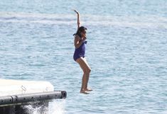 Сексуальная Розарио Доусон в мокром купальнике в Каннах фото #4