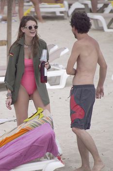 Миша Бартон в розовом купальнике фото #22