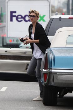 Взбудораженные соски Мишы Бартон фото #1