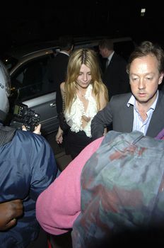 Обворожительная Миша Бартон показала голую грудь возле ночного клуба Boujis