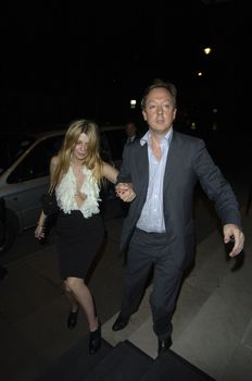 Обворожительная Миша Бартон показала голую грудь возле ночного клуба Boujis