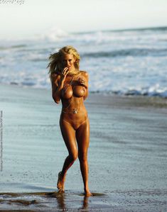 Дженна Джеймсон разделась  в журнале Playboy фото #8