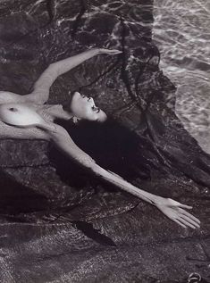 Обнаженная Шарлотта Льюис  в журнале Playboy фото #9