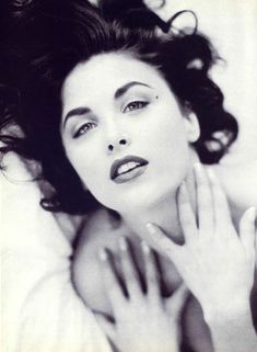 Шерилин Фенн разделась  в журнале Playboy фото #2