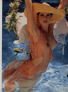 Красотка Сильвия Кристель позирует с голой грудью в журнале Playboy фото #6