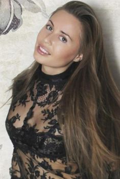 Юлия Михалкова в прозрачном белье засветила сосок