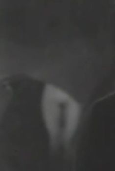 Полностью голая Екатерина Васильева в фильме «Бриллианты для диктатуры пролетариата», 1975