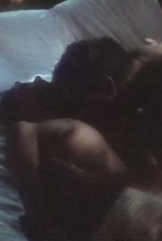 Вера Сотникова показала голую грудь в фильме «Конец вечности», 1987