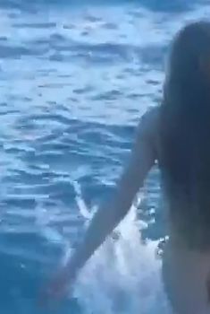 Эльвира Болгова показала голую попу в сериале «Курортный роман», 2001