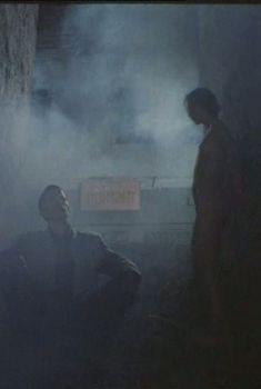 Полностью голая Елена Захарова в фильме «Приют комедиантов», 1995