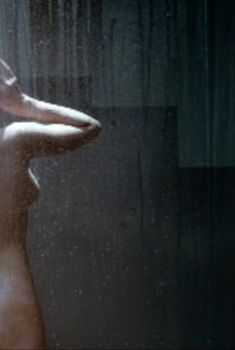 Оксана Фандера показала голую грудь и попу в фильме «Красный жемчуг любви», 2008