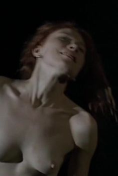 Абсолютно голая Ольга Дегтярева в фильме «Железная дорога», 2007