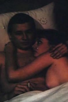 Ольга Толстецкая показала голую грудь в фильме «Игра всерьез», 1992