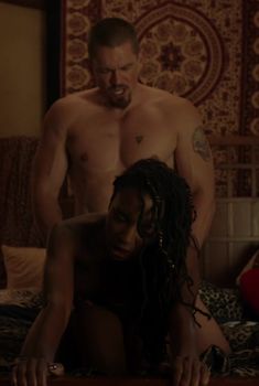 Шанола Хэмптон засветила грудь в сериале «Бесстыжие», 2011