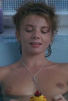 Голая Виктория Абриль в фильме «Запри меня, свяжи его», 2014