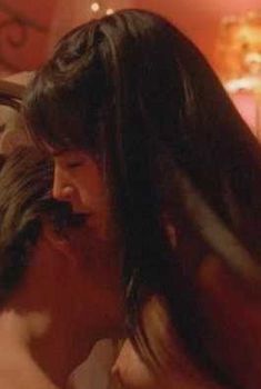 Голая Джордана Брюстер в фильме «Рядом с Грейс», 2005