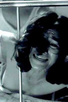 Долорес Эредия засветила грудь в фильме «Чистилище», 2008