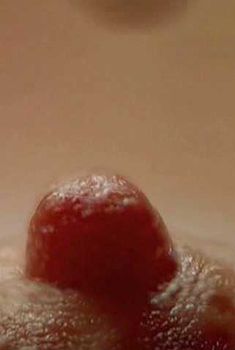 Голая Камилла Овербай Рус в фильме «На границе», 1998