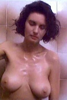 Голая Кармен Бурчя в фильме «Отчаянные убийства», 1993
