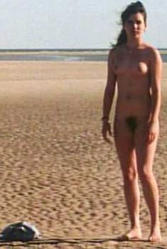 Абсолютно голая Катя Бергер в фильме «История обыкновенного безумия», 1981