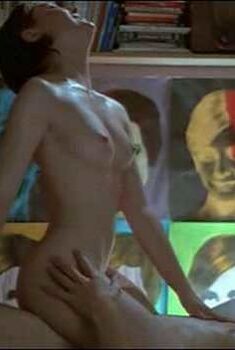 Голая Келли Макдоналд в фильме «На игле», 1995