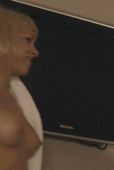 Голая Кристина Тремарко в сериале «Хороший коп», 2012