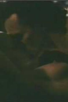 Голая Лизетт Энтони в фильме «Жестокая правда», 1994