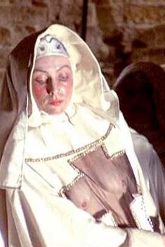 Голая Мэгги Райт в фильме «Джозеф Эндрюс», 1977