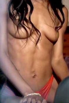 Голая Мэри Лув в сериале «Секс-хроники», 2008