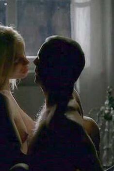 Голая Надя Уль в фильме «Без звука», 2004