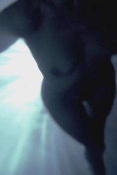 Голая Найва Нимри в фильме «Люсия и секс», 2001