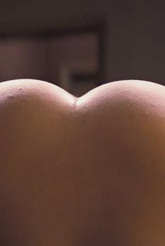 Голая Натали Бенсел в фильме «Волк с Уолл-стрит», 2013