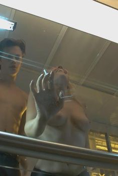 Голая Паула Макнейлл в сериале «Хемлок Гроув», 2013