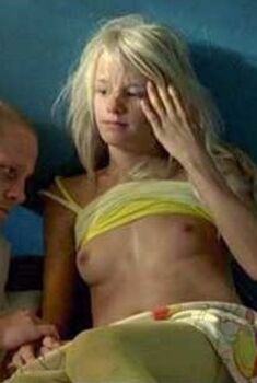 Голая Пернилла Валлентин Брандт в фильме «Северная сила», 2005