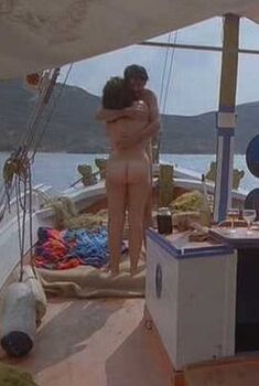 Голая Полин Коллинз в фильме «Ширли Валентайн», 1989