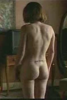 Голая Полли Кусумано в сериале «Линия огня», 2003