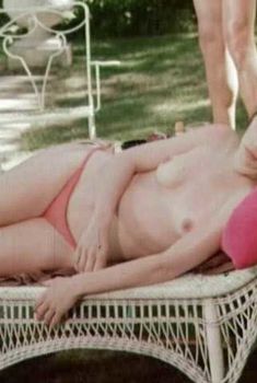 Голая Рита Монтон в фильме «Детишки», 2008