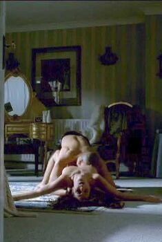 Голая Рэйчел Шелли в фильме «Понты», 1999