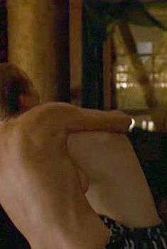 Голая Саманта Мортон в фильме «В Америке», 2002