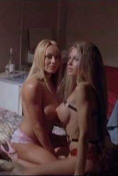 Голая Сандра-Джессика Кутерье в фильме «Злость», 2008