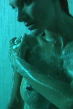 Голая Сидни Стил в фильме «Святой Фрэнсис», 2007