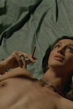 Голая Сильвия Мунт в фильме «Экстаз», 1996